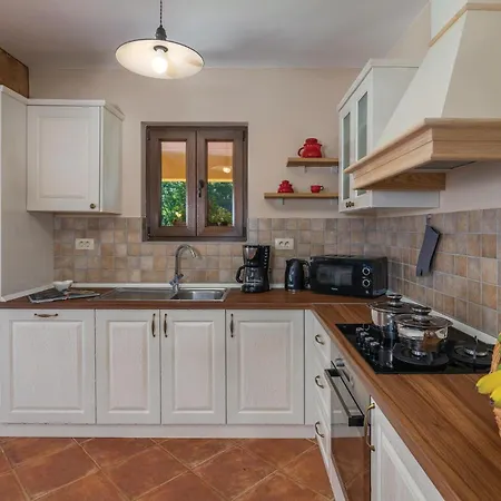 度假居 In With Kitchen