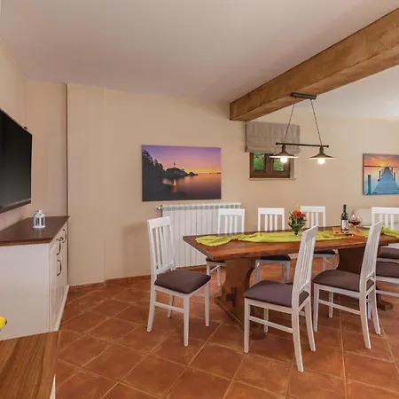 In With Kitchen